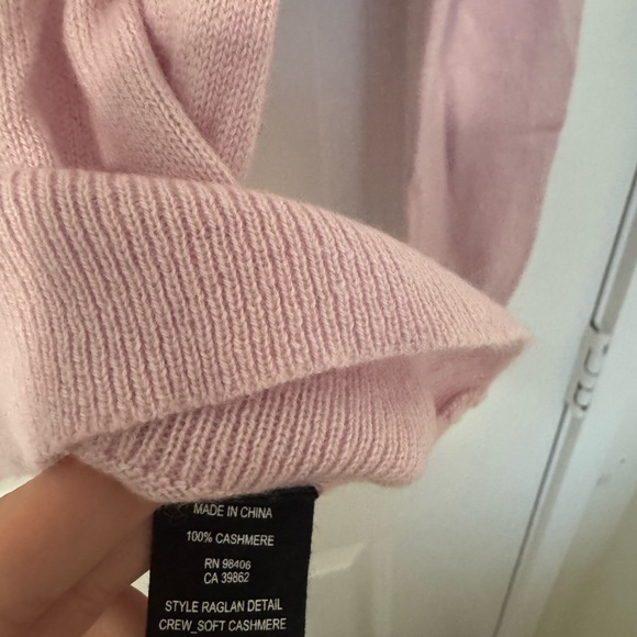 Theory Light Pink Cashmere Sweater - Picture 5 of 6